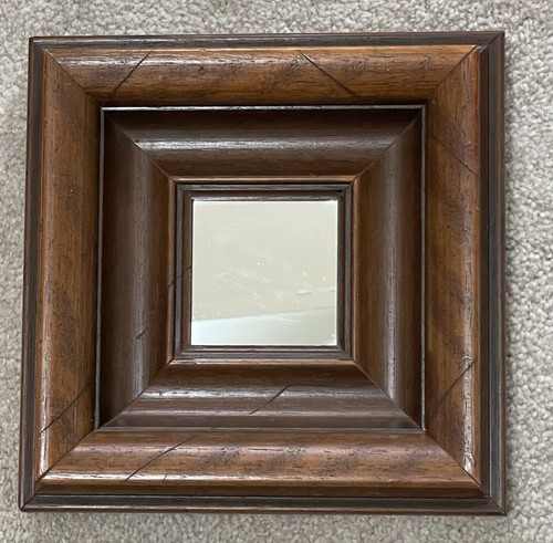 Small solid walnut square - small,