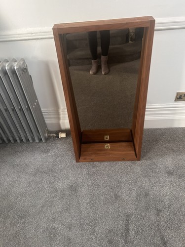 Walnut veneer box frame wall - walnut,